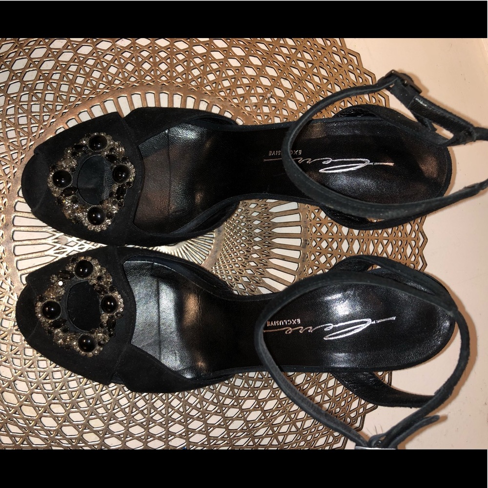Very elegant shoes by Lerre made in Italy .